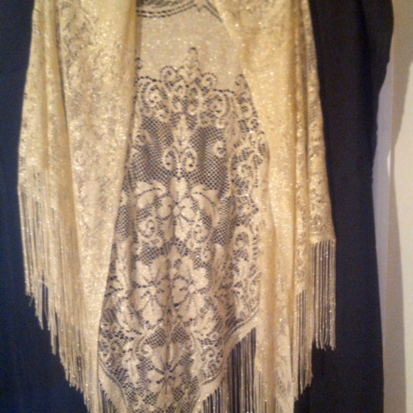 None Accessories - Gold Metallic Evening Wrap Elegant Evening Full Shawl Like New